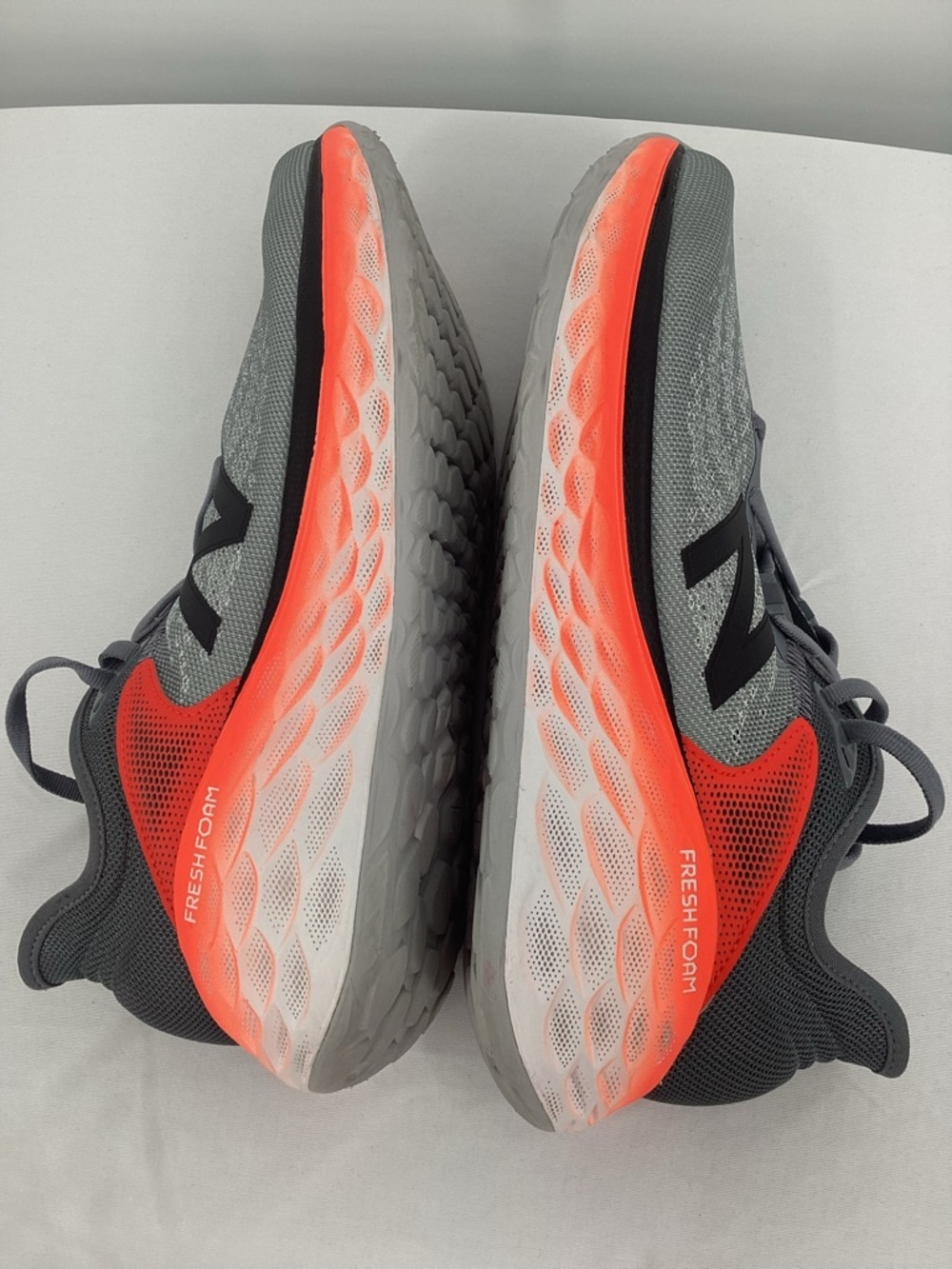 New Balance Fresh Foam More v2 Gray- Orange - Picture 4 of 9